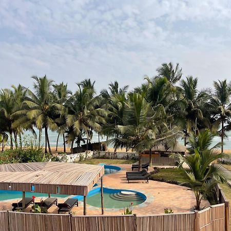 Afiki Hotel Elmina Luaran gambar