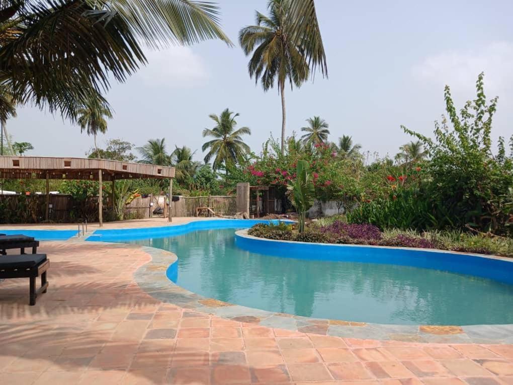 Afiki Hotel Elmina Luaran gambar