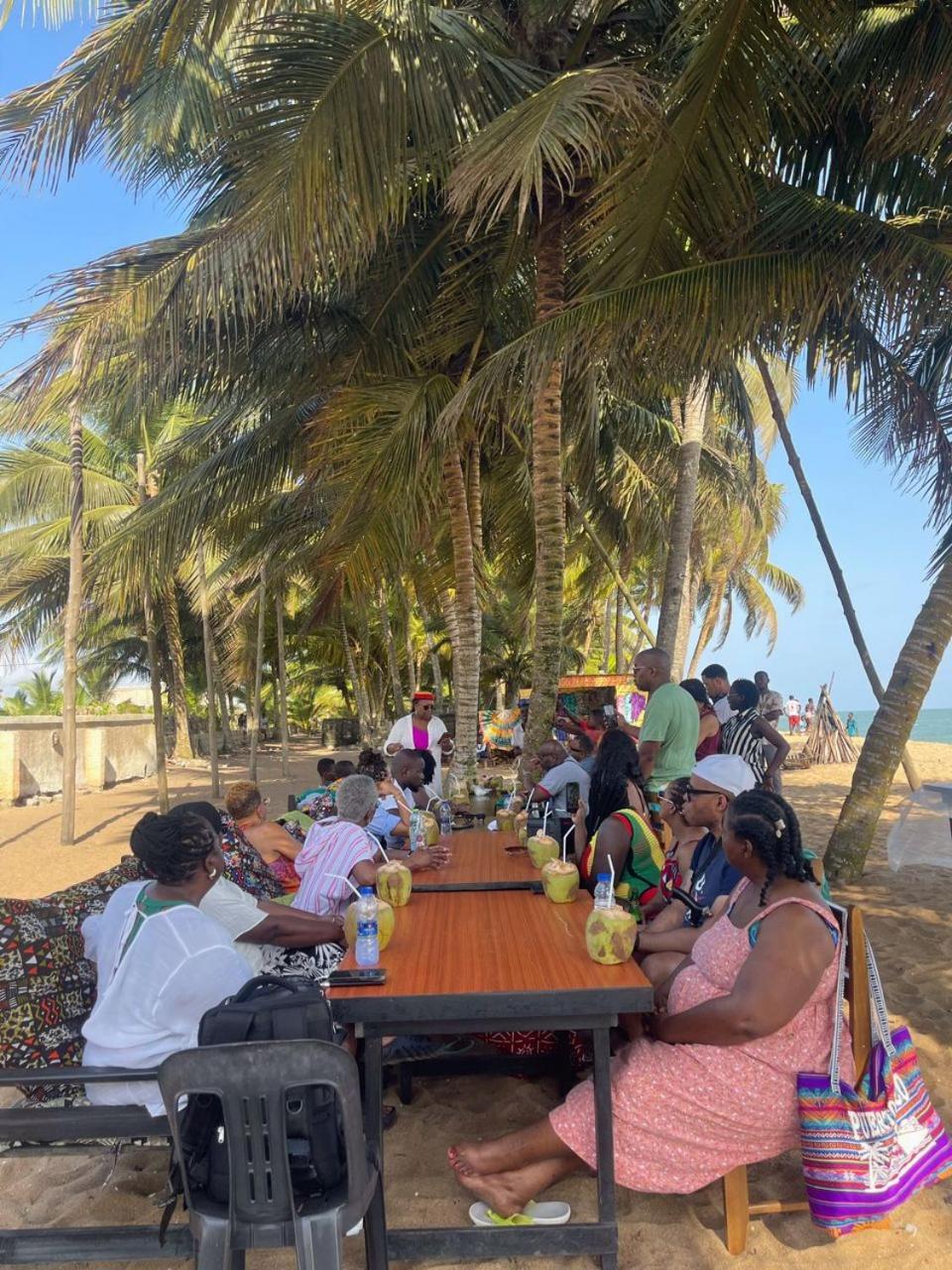 Afiki Hotel Elmina Luaran gambar