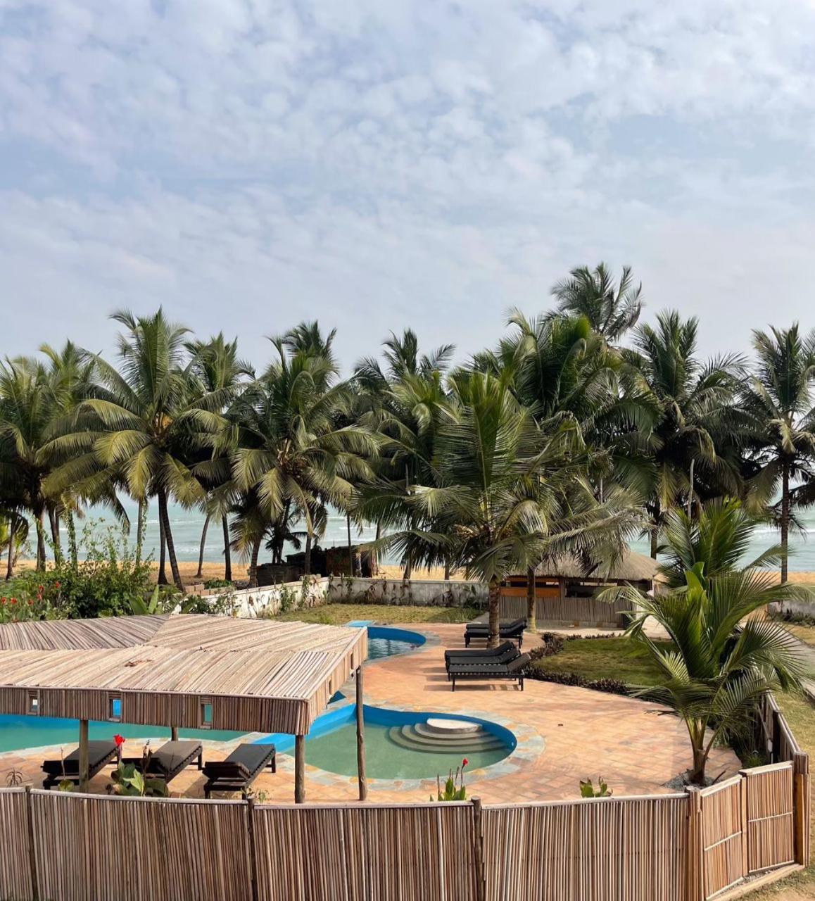 Afiki Hotel Elmina Luaran gambar